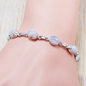 Pulsera de eslabones de plata de ley 925 hecha a medida con cabujón ovalado de piedra lunar arcoíris, OEM, ODM, marca privada, venta al por mayor - Product Image 1
