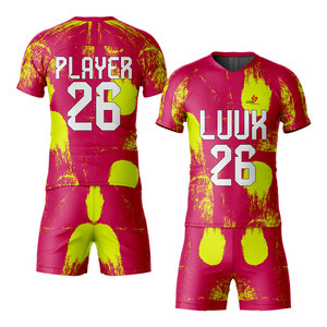 Ensemble de maillot et short de football sublimé personnalisé, tenue de sport légère et respirante pour équipes - Product Image 3