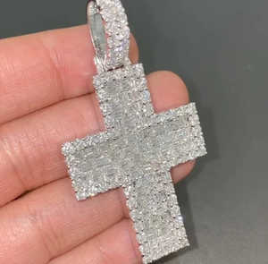 Collar con Colgante de Cruz con Incrustaciones de Moissanita y Perla de Agua Dulce, Plata de Ley 925 con Baño de Rodio, Joyería Religiosa Unisex Estilo Hip Hop - Product Image 3