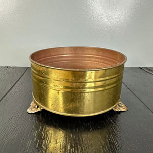 Pot de fleurs élégant en métal pour intérieur avec un solide cadre en fer pour la décoration du salon, de la chambre et du balcon - Product Image 1