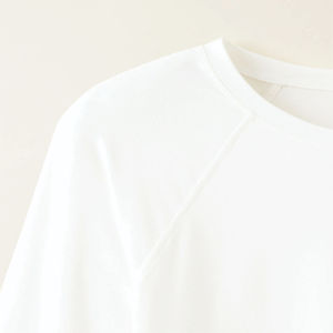 เสื้อยืดแขนยาวคอกลมสีขาวสำหรับผู้หญิง รุ่นใหม่ปี 2026 เนื้อผ้าระบายอากาศ ทรงหลวม สวมใส่สบาย สีพื้น ใส่ได้ทุกฤดู - Product Image 5