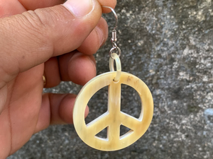 Pendientes de cuerno de búfalo artesanales, ecológicos, de alta calidad y estilo moderno, de origen ético, por Perfect Enterprises - Product Image 5