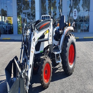 Véhicule utilitaire agricole tout-terrain Bobcats 4x4 robuste, tracteur à roues côte à côte puissant avec pompe à moteur et engrenage, état d'occasion - Product Image 5