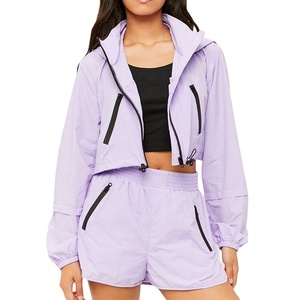 Conjunto de 2 Piezas de Chaqueta y Pantalones Cortos Deportivos con Bloques de Color Personalizados de Poliéster para Mujer, Cortavientos, Chándal - Product Image 1