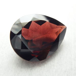 Pierre précieuse naturelle Grenat qualité 3A 15*20mm 17ct taille poire facettée pour la fabrication de bijoux à prix de gros GEMFORTE INC - Product Image 2