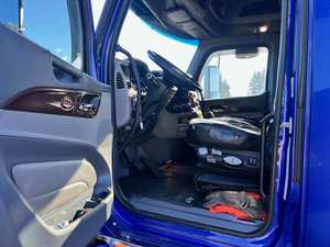 Camion tracteur poids lourd longue portée 6x4 avec cabine couchette, moteur diesel, pour transport routier - Product Image 2