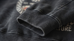 Sweat à capuche surdimensionné en tricot avec motif vintage de course automobile pour hommes - Mélange polyester/coton, style streetwear, service OEM/ODM - Product Image 4