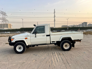 Toyota Land Cruiser Pickup 2018 Super Limpia en Venta con 3 Años de Garantía y Soporte Personalizado ODM - Product Image 4