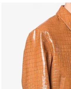 Veste en cuir de vachette véritable embossée crocodile, offrant une durabilité supérieure, une structure élégante et une finition soignée - Product Image 4