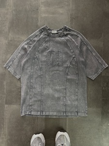 T-shirts gris en coton épais délavé à l'acide, fabrication OEM, impression sérigraphique personnalisée, logo en relief, coutures à empiècements, coupe ample oversize - Product Image 3