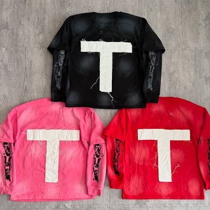 Camiseta de manga larga para hombre, oversize, cuello redondo, estilo urbano, con estampado de letras en la espalda, negra, rosa, roja, de poliéster/algodón - Product Image 1