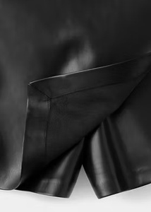 Jupe-short en satin noir pour femme, taille haute, fermeture élastique, style minimaliste drapé, coupe classique - Product Image 5