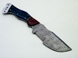 Couteau de chasse Tracker en acier Damas personnalisé, lame fixe, pour camping et bushcraft, pointe tombante, manche en résine, service OEM, garantie 3 ans - Product Image 3