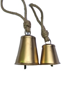 Cloches décoratives modernes pour arbre de Noël - Décorations en métal imperméables et durables - Product Image 1