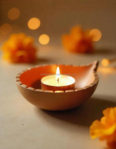 Mejore las vibraciones del festival con soporte de vela Diya de madera bellamente diseñado para la decoración del hogar de Diwali y ocasiones culturales - Product Image 4