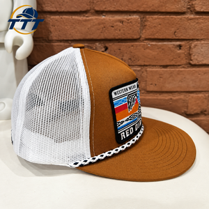 Casquette Trucker Vintage Personnalisée 5 Panneaux Marron Blanc en Maille avec Logo Patch Tissé Snapback Fabricant Vietnamien OEM ODM Vente en Gros Usine de Casquettes - Product Image 3
