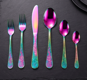 Ensemble de couverts multicolores brillants avec motif floral pour salle à manger élégante fête de mariage maison de luxe et accessoires de table élégants - Product Image 1
