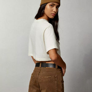 เสื้อครอปท็อปผู้หญิง ขายส่ง ผ้าเจอร์ซีย์ทรงเข้ารูป ไม่เป็นขุย เป็นมิตรต่อสิ่งแวดล้อม ไซส์ใหญ่ สไตล์ลำลอง สตรีทแวร์ แขนสั้น รับผลิตแบบ OEM - Product Image 2