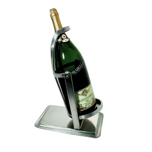 Moderno Soporte de Metal Hecho a Mano para Botellas de Vino, Soporte Decorativo de Lujo para Exhibición en el Hogar o Bar, Zahid Exports - Product Image 1