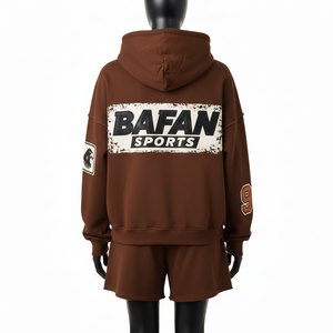 Ensemble court à capuche pour femme en molleton de coton et polyester 320 GSM, marron, coupe décontractée, avec impression sérigraphiée et logo personnalisé - Product Image 2