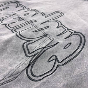เสื้อฮู้ดโอเวอร์ไซส์สีเทา ผ้าฝ้ายเฟรนช์เทอร์รี่ พิมพ์ลายตัวอักษร ดีไซน์กระเป๋าเสื้อ สวมใส่สบายๆ สำหรับฤดูใบไม้ร่วง ทรงผู้ชาย - Product Image 3