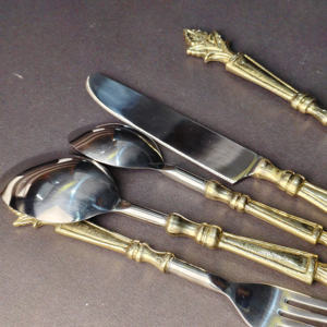 Juego de Cubiertos de Acero Inoxidable con Diseño Floral en Relieve Dorado Premium, Decoración Elegante para Mesa de Boda, Ecológico - Product Image 6