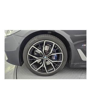 BMW 530i XDrive M Sports Serie 5 2023 con Volante a la Izquierda y Caja de Cambios Automática, 39,283 km - Product Image 5