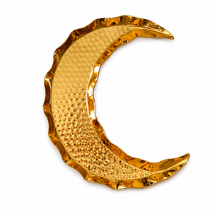 Plat de service artisanal martelé en acier inoxydable doré en forme de lune pour les célébrations de l'Iftar et de l'Aïd, idéal pour les douceurs, les noix, le Ramadan et la maison - Product Image 1