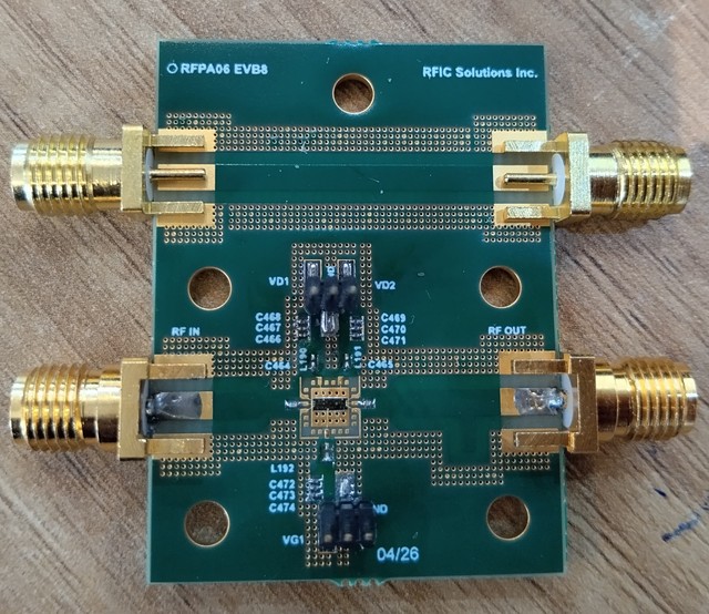 High-Efficiency RFPA06 2-6GHz Wideband Power Amplifier 13.33 DB Gain Bluetooth/ISM Band Applications Surface Mount Excellent