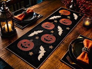Chemin de table rectangulaire en tissu fait main pour Halloween, noir, avec motifs originaux citrouilles, chauves-souris et étoiles, napperons et sous-plats - Product Image 1