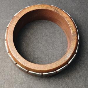 Brazalete de Madera con Incrustaciones Metálicas de Dos Tonos Premium, Brazalete Artesanal de Madera con Incrustaciones de Latón Dorado y Acero Plateado para Mercados Globales - Product Image 6