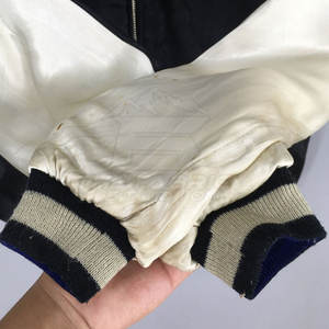 Vêtements de mode streetwear de créateur, veste Sukajan en satin premium avec broderie douce pour un style tendance - Product Image 5