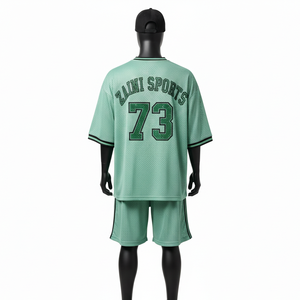 ชุดเซ็ตเสื้อเจอร์ซีย์และกางเกงขาสั้นผู้ชาย ผ้าโพลีเอสเตอร์ตาข่ายระบายอากาศอย่างดี สีเขียวมิ้นท์ แต่งขอบสีดำ แถบข้างพิมพ์ลายโลโก้ - Product Image 2