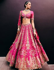 Lehenga semicompuesta de seda con adornos KV Art y blusa sin coser con dupatta - Product Image 6