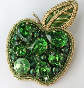 Broche Bordado a Mano Único con Cuentas para Mujer, Accesorios de Moda, Exquisito Broche Bordado a Mano con Cuentas y Diseño Floral - Product Image 3