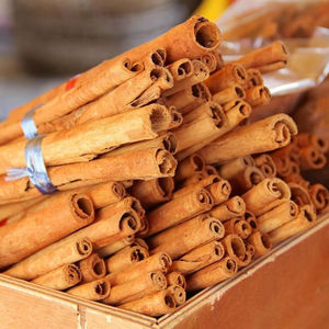 Bâtons de cannelle cassia bruts les plus vendus, 100 % pur, qualité supérieure, longueur personnalisable, du Vietnam, excellente qualité - Product Image 1