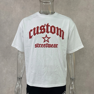 T-shirt blanc à manches courtes pour homme, style streetwear personnalisé, imprimé lettres rouges, col rond, coupe classique, jersey en coton - Product Image 1