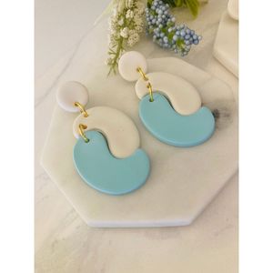 Boucles d'oreilles en résine haut de gamme, élégantes, faites à la main, avec des perles, pour les fêtes, les occasions décontractées, les tenues festives, durabilité longue durée - Product Image 2