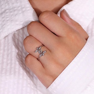 Bague ajustable ouverte en platine 950 avec diamant de laboratoire taille marquise E couleur VVS2 0,55 carat total, idéale pour mariage ou superposition - Product Image 3