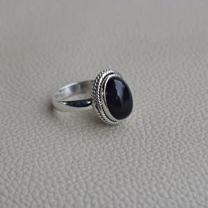 Bague de mariage classique en argent sterling 925 faite à la main avec pierre précieuse onyx noir, bijoux fins pour fiançailles et anniversaire - Product Image 1