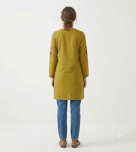Kurti Tunique Jaune Brodé à la Main pour Femme, Manches Longues, Style Indien Pakistanais, Motifs Floraux, Idéal pour les Fêtes Estivales - Product Image 4