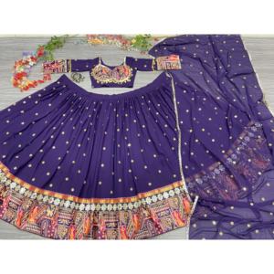 Designer Navratri Performance Wear Lehenga Choli avec bordure de travail en dentelle miroir - Product Image 4