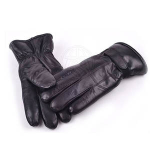 Guantes elegantes de cuero genuino con acabado suave, agarre cómodo y forro interior cálido para conducir y actividades al aire libre. - Product Image 3
