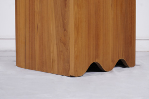 Tabouret moderne en teck massif avec finition naturelle, meuble d'appoint polyvalent pour salon, chambre et maison - Product Image 4