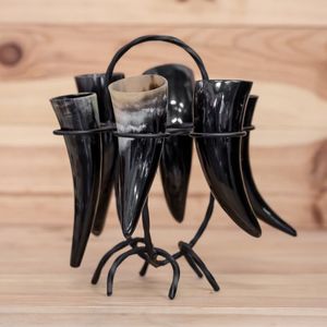 Jarra de Cuerno Vikinga Orgánica Hecha a Mano, Duradera, Tallada Naturalmente, Cáliz Medieval para Cerveza, Tema Amoroso, Goblet Nórdico de Guerrero - Product Image 4