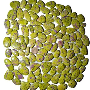 Piedras Preciosas Sueltas de Cabujón Verde Personalizadas al por Mayor de Atlanta, Suministro de Fábrica a Granel Natural para la Fabricación de Joyas - Product Image 1