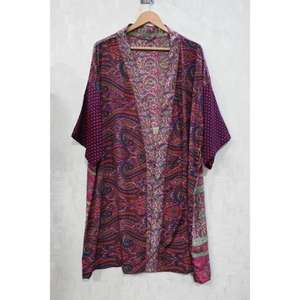 Robe kimono longue vintage en patchwork de soie, robe de chambre bohème, style japonais, faite à la main - Product Image 1