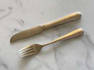 Service de table artisanal en bronze Kansa avec assiettes, bols, verres et cuillères pour un style de repas quotidien et festif – Vaisselle durable et traditionnelle - Product Image 3