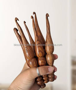 Aiguille à crocheter artisanale en bois naturel, alternative aux aiguilles à tricoter, finition lisse pour le travail du fil, outils de loisirs créatifs - Product Image 2