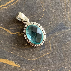Colgante Étnico de Plata de Ley 925 con Borde de Cuentas, Ovalado, con Topacio Azul, Ideal para Regalo de Aniversario - Product Image 3